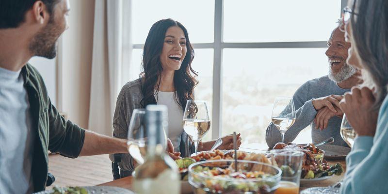 4 Ways to Save Money When Hosting a Big Family Dinner